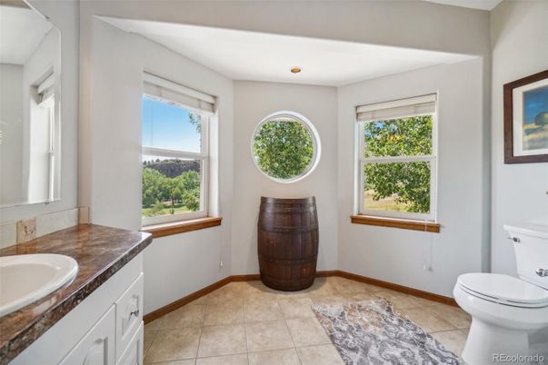 Bathroom, Interior, Recessed Lighting