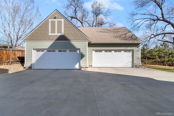Attached, Exterior, Facade, Ranch
