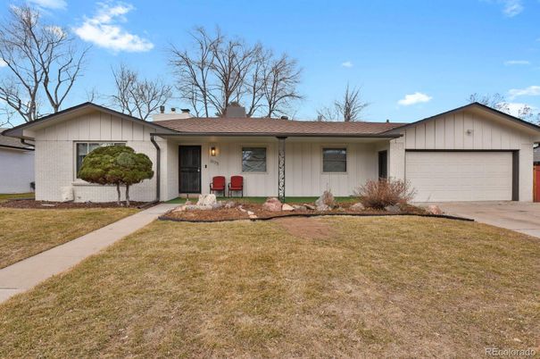 Attached, Exterior, Facade, Ranch
