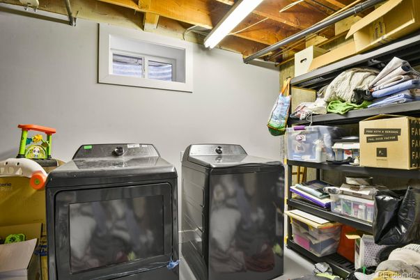 Interior, Washer, Wooden Beams