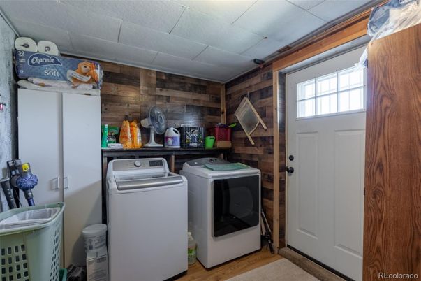 Interior, Washer, Wood Texture Flooring, Wooden Walls