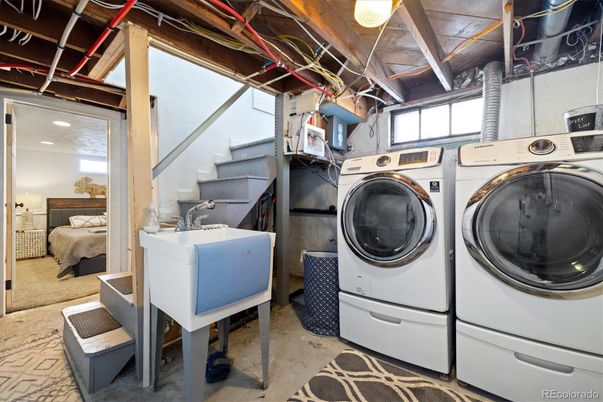 Bedroom, Interior, Washer
