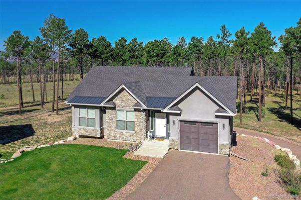 Attached, Exterior, Facade, Ranch