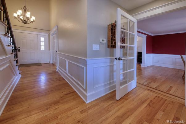 Chandelier, Interior, Wood Texture Flooring