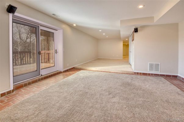 Empty room, Interior, Recessed Lighting