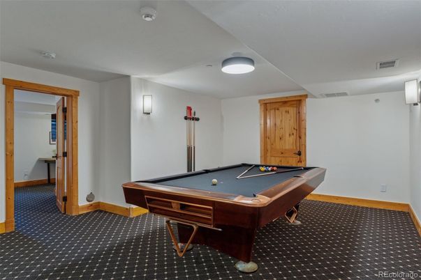 Billiard Table, Game Room, Interior