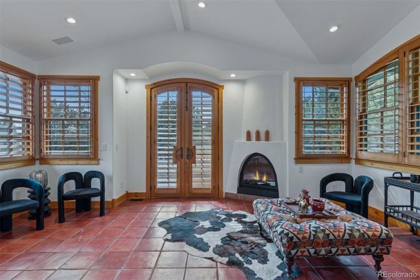Fireplace, Interior, Recessed Lighting