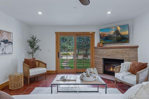 Fireplace, Interior, Living room, Recessed Lighting
