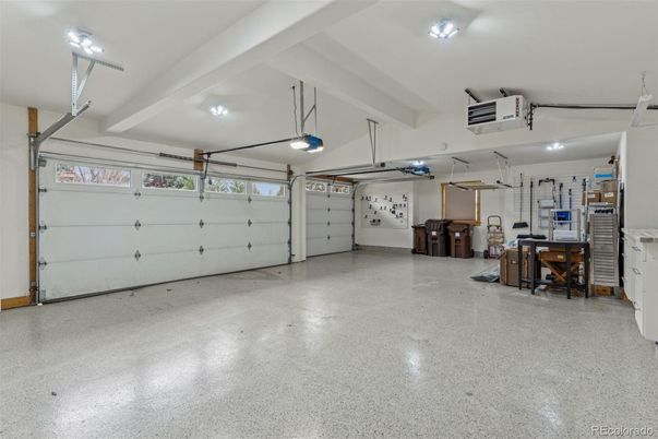 Garage, Interior