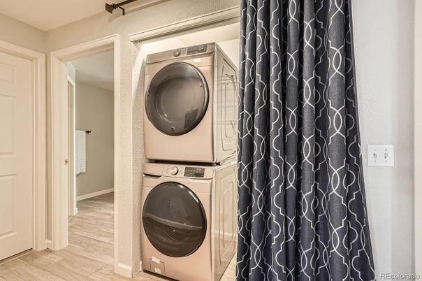 Interior, Utility Closets, Washer, Wood Texture Flooring