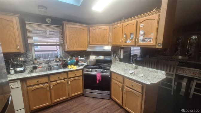 Dining room, Interior, Kitchen, Stainless Steel Appliances, Wood Texture Flooring