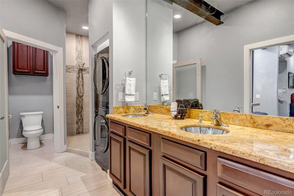 Bathroom, Dual Sink Vanities, Interior, Recessed Lighting, Washer