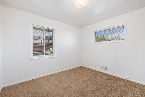 Empty room, Interior
