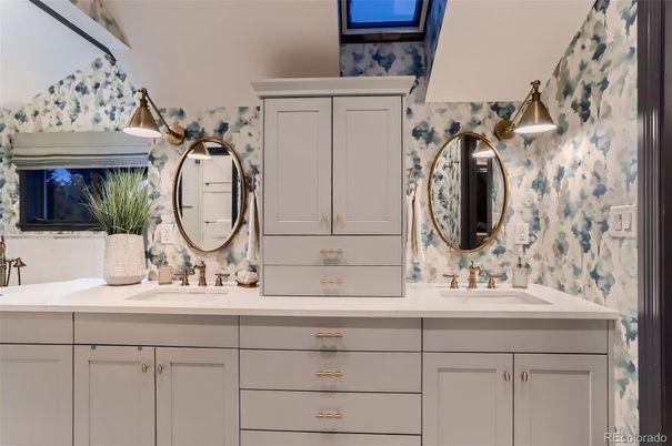 Bathroom, Dual Sink Vanities, Interior