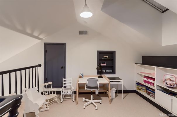 Home Office, Interior