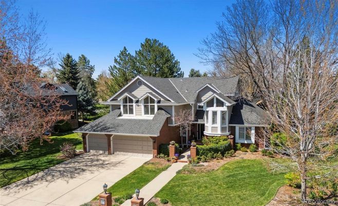 Attached, Exterior, Facade, American Craftsman