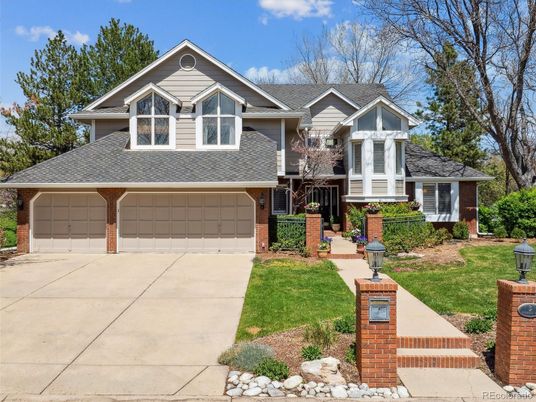 Attached, Exterior, Facade, Split Level