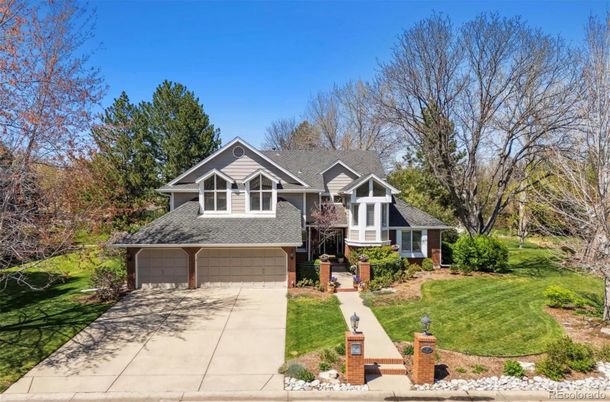 Attached, Exterior, Facade, American Craftsman