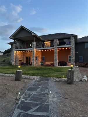 Backyard, Exterior, Facade, Brick Facade, Brick Traditional