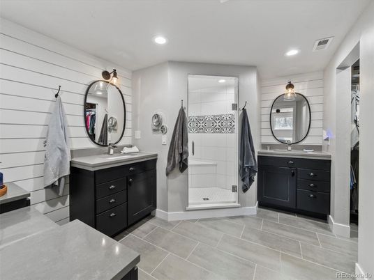 Bathroom, Dual Sink Vanities, Interior, Recessed Lighting