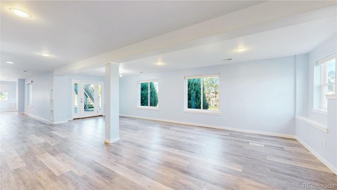 Empty room, Interior, Recessed Lighting, Wood Texture Flooring