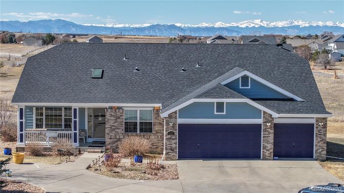 Attached, Exterior, Facade, Ranch