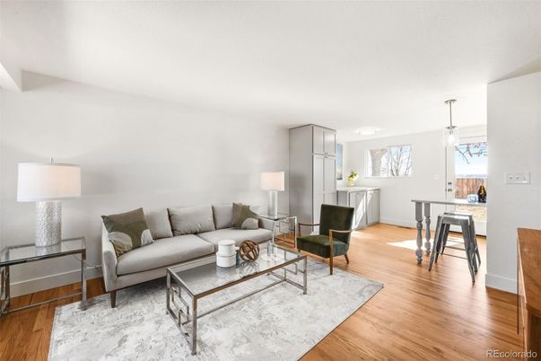 Interior, Living room, Pendant Lights, Wood Texture Flooring