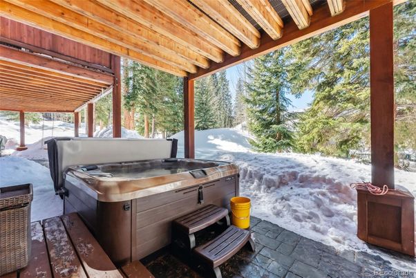 Exterior, Hot Tub