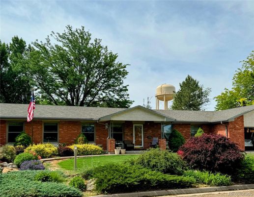 Exterior, Facade, Brick Facade, Ranch