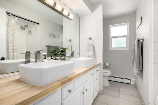 Bathroom, Dual Sink Vanities, Interior