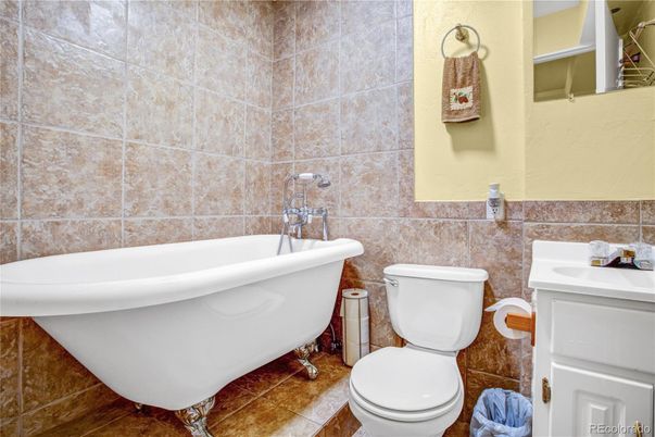 Bathroom, Free Standing Baths, Interior