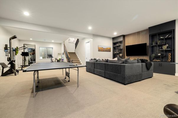 Fitness Equipment, Game Room, Interior, Living room, Recessed Lighting