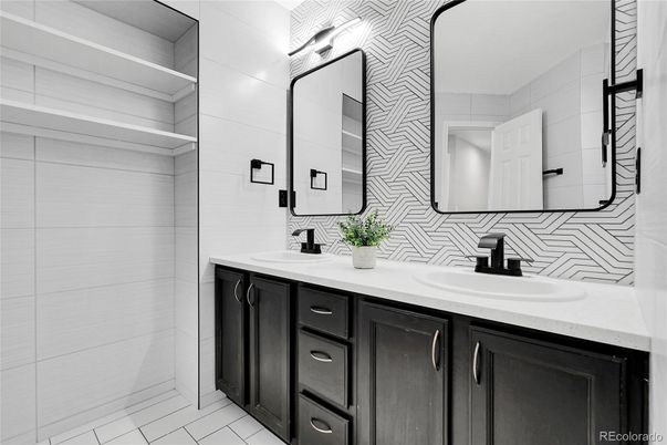 Bathroom, Dual Sink Vanities, Interior