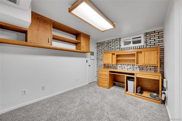 Home Office, Interior