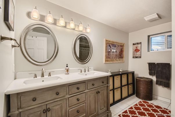 Bathroom, Dual Sink Vanities, Interior