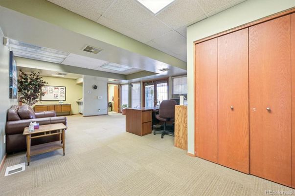 Home Office, Interior