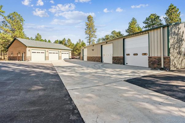 Detached Garage, Exterior