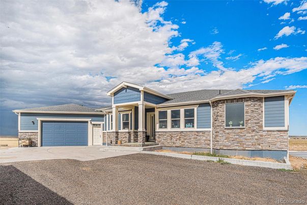 Attached, Exterior, Facade, Ranch