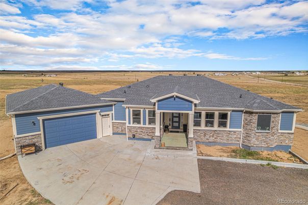 Attached, Exterior, Facade, Ranch