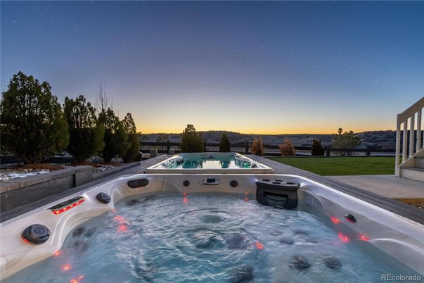 Exterior, Hot Tub