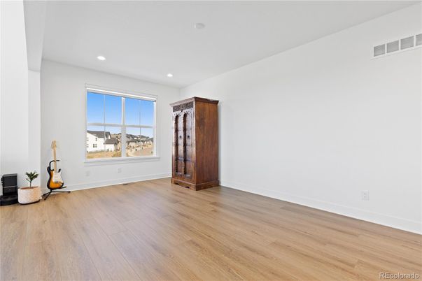 Empty room, Interior, Recessed Lighting, Wood Texture Flooring