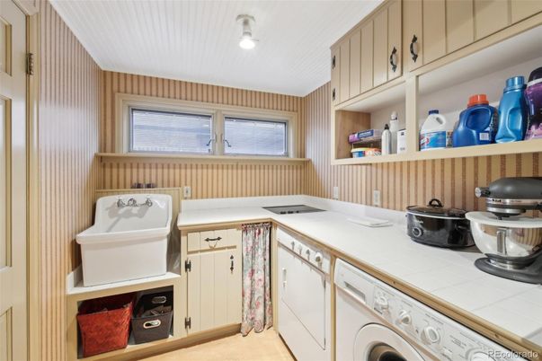 Interior, Kitchen, Tile Countertops, Washer