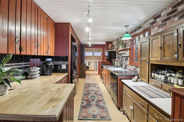 Interior, Kitchen, Pendant Lights, Stone Walls