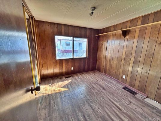 Empty room, Interior, Wood Texture Flooring, Wooden Walls