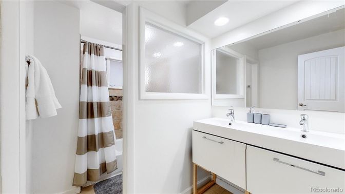 Bathroom, Interior, Recessed Lighting