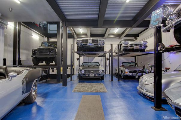 Garage, Interior
