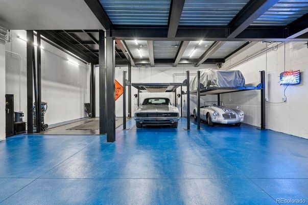 Garage, Interior