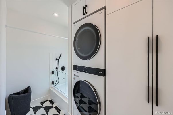 Interior, Recessed Lighting, Utility Closets, Washer