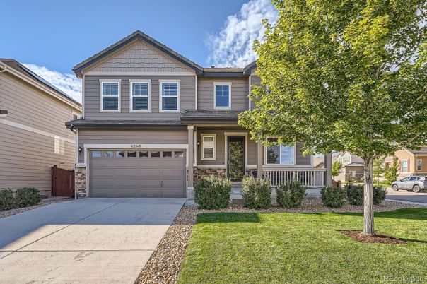 Attached, Exterior, Facade, American Craftsman