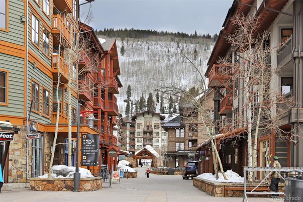 Exterior, Facade, Condo Building